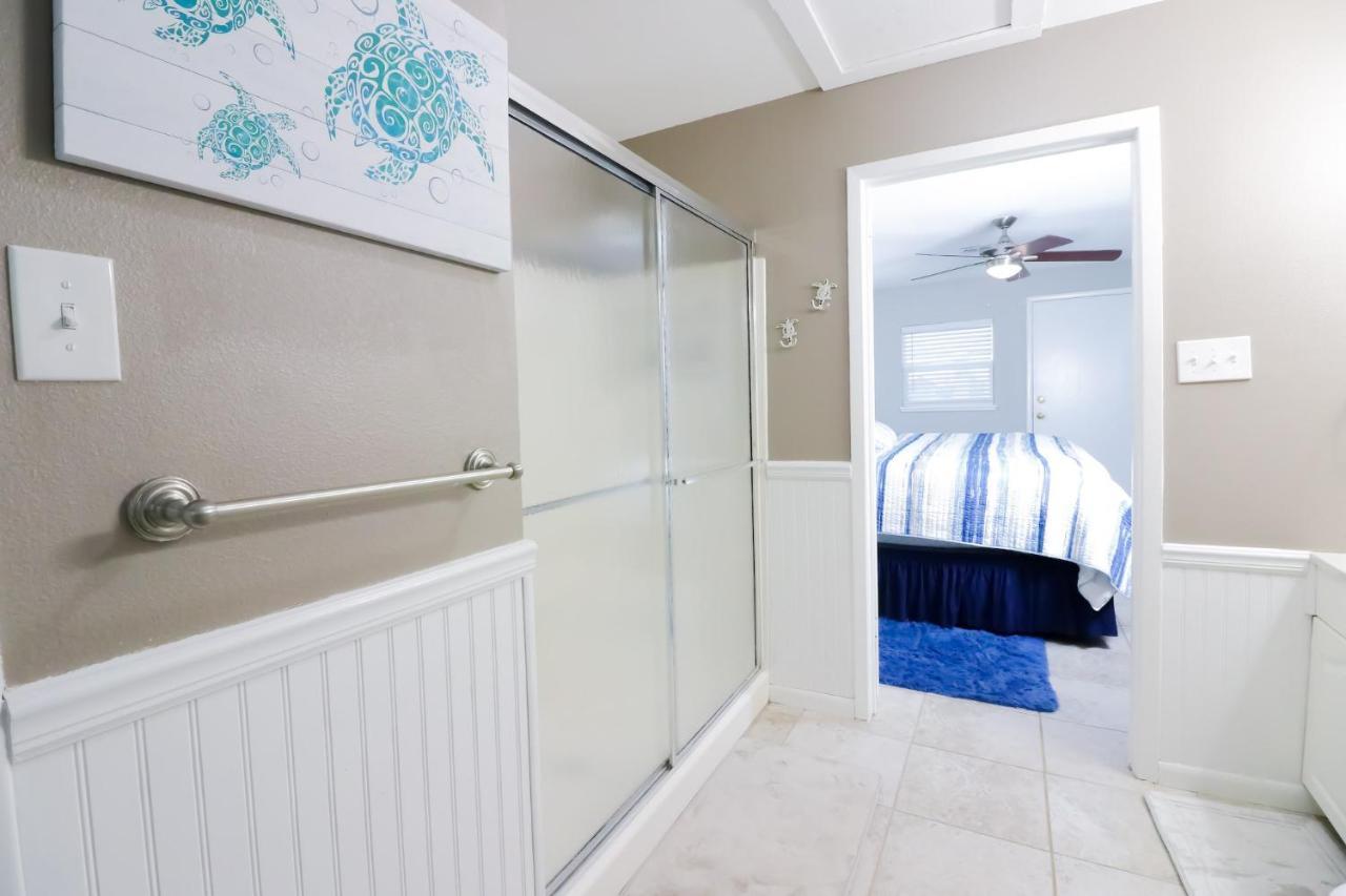Sunny Daze Walk To Beach 2 Decks Pet Friendly Has A Mini Bar Galveston Exterior foto